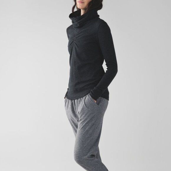Lululemon in a Cinch Reversible Long Sleeve Pullover - Picture 1 of 5